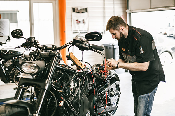 5 Signs Your Boat’s Electrical System Needs Immediate Attention
